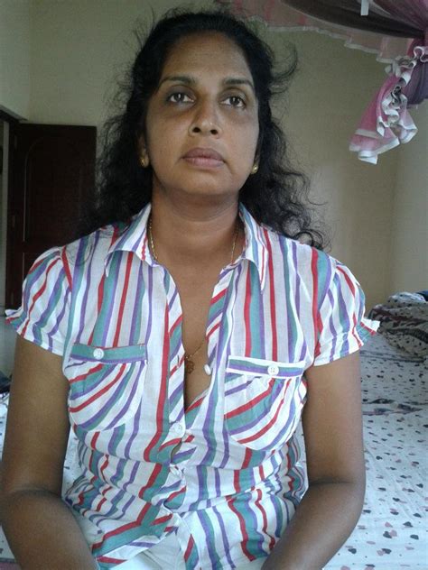 Sri Lankan Aunty StepFantacy & Indoor Fucking 